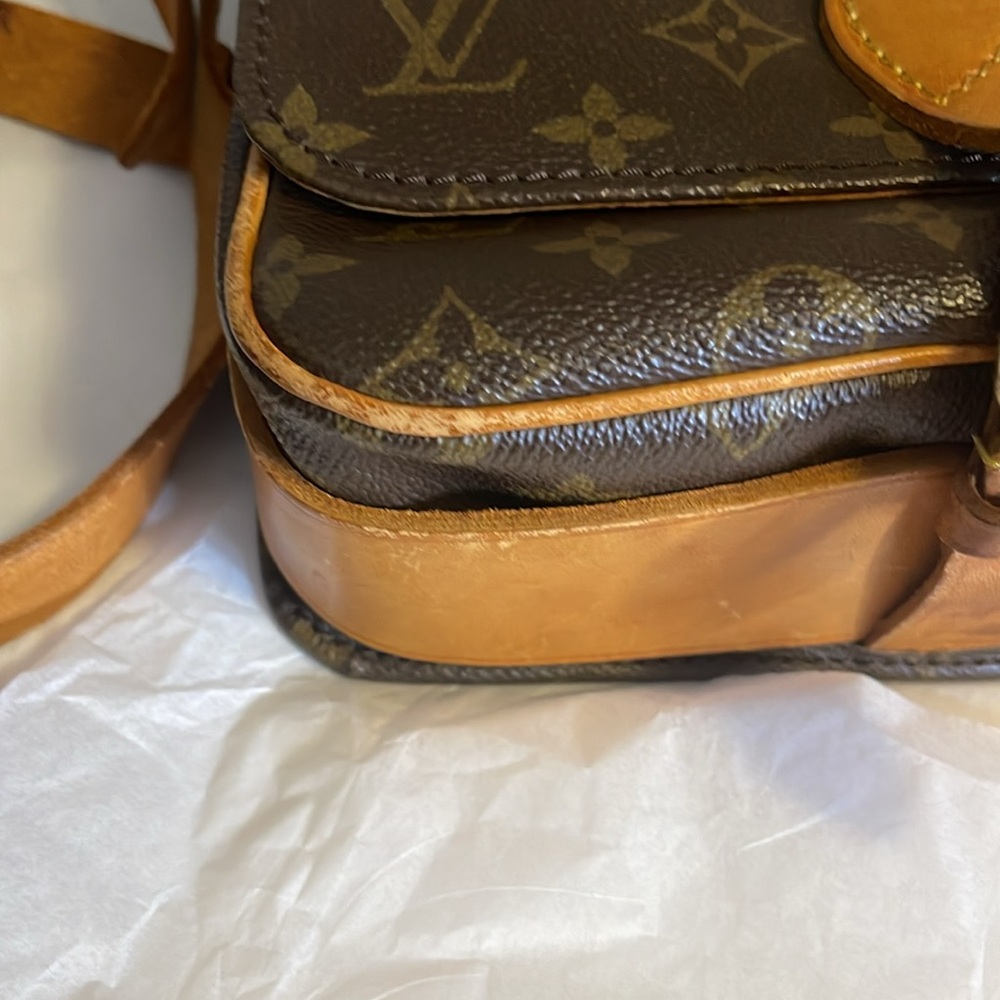 Louis Vuitton crossbody - Picture 3 of 8